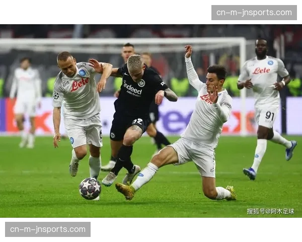 聚勒大腿伤势未愈确认缺席 多特蒙德中卫组合被迫重组